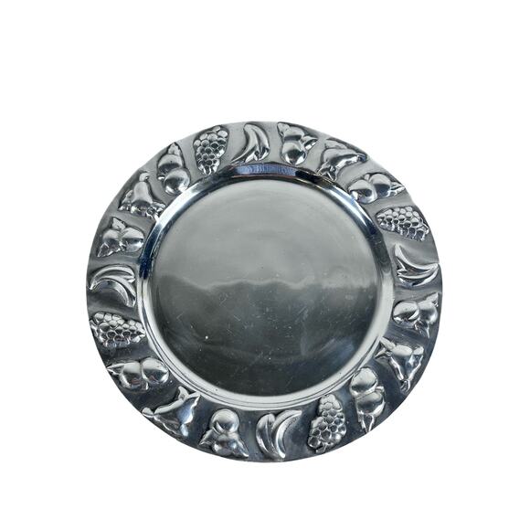 Large Aluminum Round Fruit Embossed Design Serving Platter-Nice! - Picture 2 of 8
